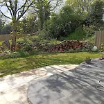 Spacious 5 Bedroom Retreat In Peaceful Location