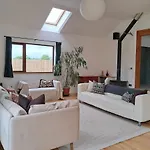 Casa de Férias Spacious 5 Bedroom Retreat In Peaceful Location Craughwell