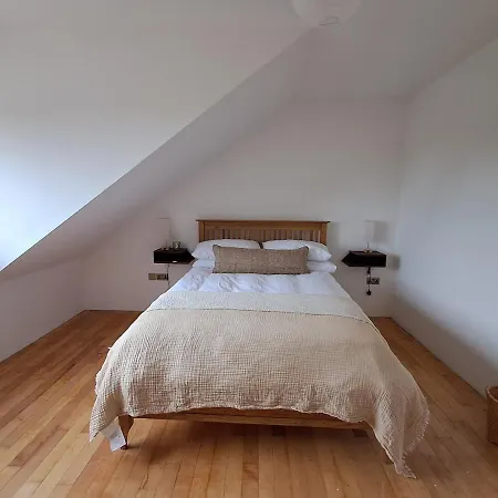 Spacious 4 Bedroom Retreat In Peaceful Location Craughwell