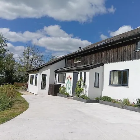 Spacious 5 Bedroom Retreat In Peaceful Location * Craughwell