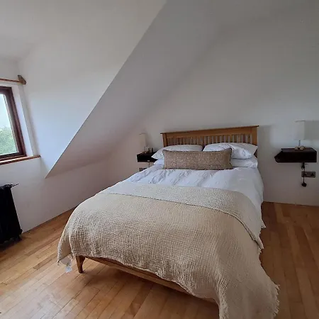 Hébergement de vacances Spacious 4 Bedroom Retreat In Peaceful Location