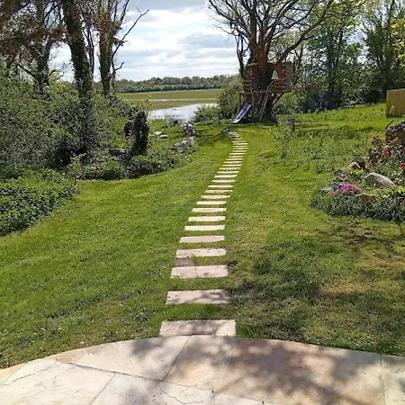 Spacious 4 Bedroom Retreat In Peaceful Location Hébergement de vacances Craughwell