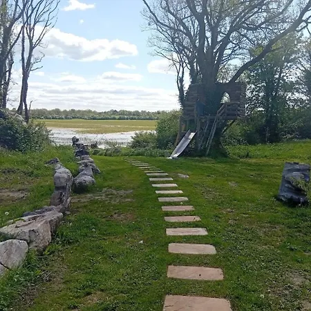 Spacious 4 Bedroom Retreat In Peaceful Location