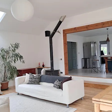 Hébergement de vacances Spacious 4 Bedroom Retreat In Peaceful Location *