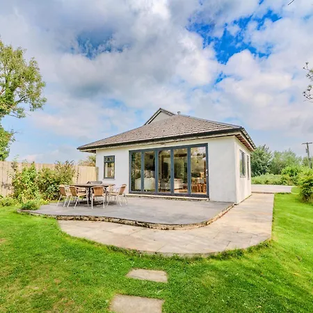 Spacious 4 Bedroom Retreat In Peaceful Location Сasa de vacaciones Craughwell