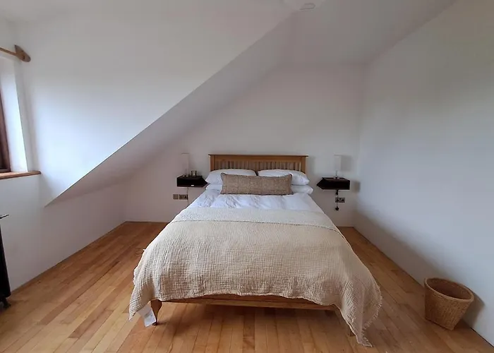 Spacious 4 Bedroom Retreat In Peaceful Location Craughwell