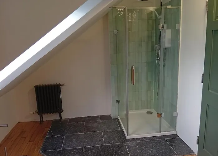 Сasa de vacaciones Spacious 4 Bedroom Retreat In Peaceful Location