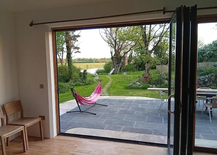 Spacious 4 Bedroom Retreat In Peaceful Location *