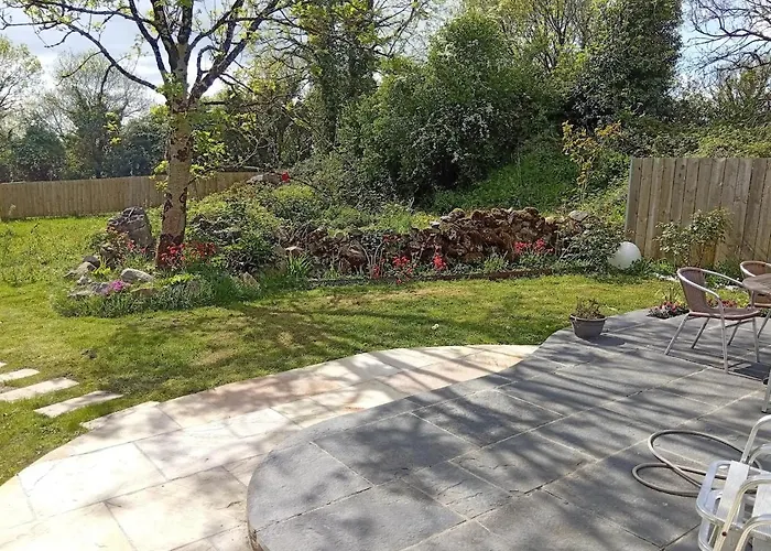 Spacious 4 Bedroom Retreat In Peaceful Location