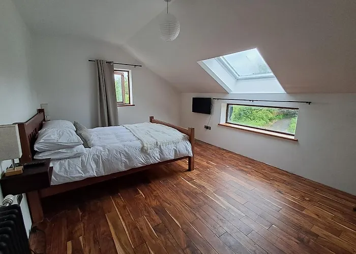 Spacious 4 Bedroom Retreat In Peaceful Location Craughwell